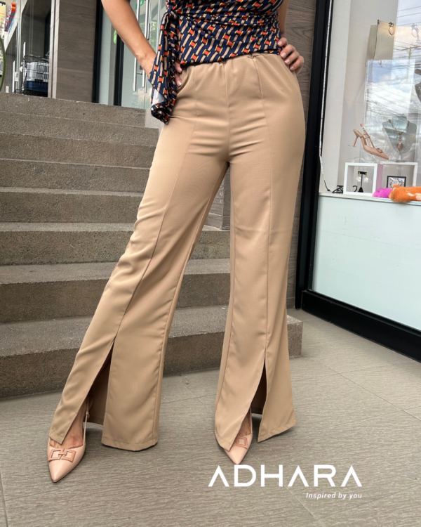 Pantalon Beige HK9702