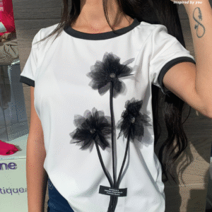 Blusa Blanca y Negra con Flor 3D 2905